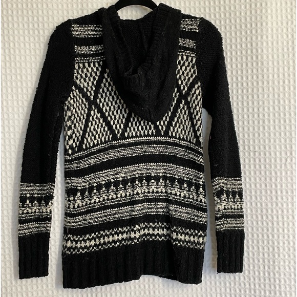 Hollister fuzzy zip up hoodie. Black and white. Size Small - Picture 2 of 3